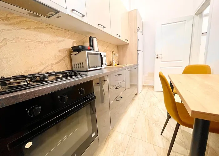 Address 9 - Palace Of Parliament Area