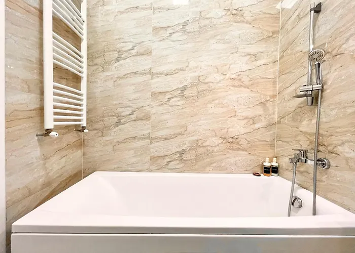 Address 9 - Palace Of Parliament Area